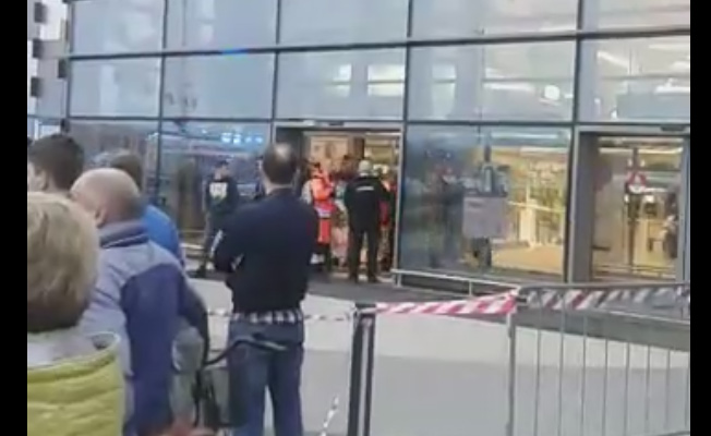 AVM'de bıçaklı saldırı: 1 ölü, 8 yaralı!