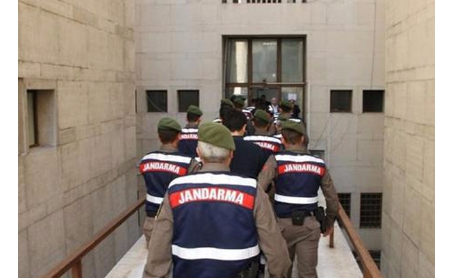 FETÖ operasyonunda 2 tutuklama