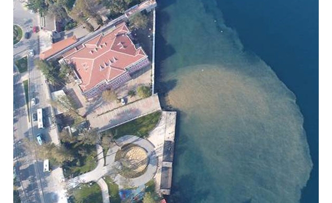İstanbul Boğazı çamura bulandı