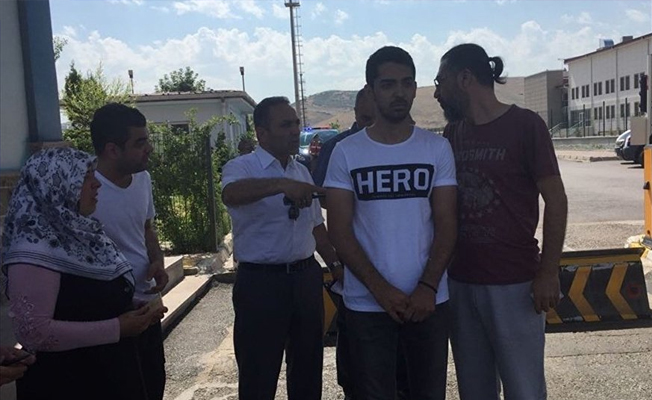 'Hero' tişörtü giyen gence 5 yıla kadar hapis istemi