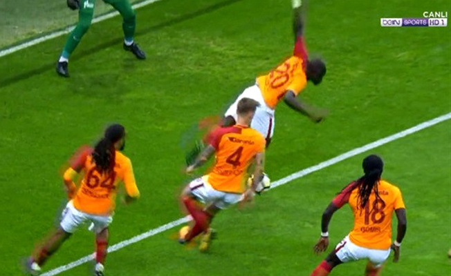 Cüneyt Çakır'ın kararı Fenerlileri çileden çıkardı!