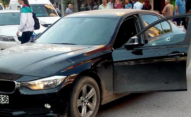 Kuyumcuya silahlı saldırı: Lüks araçta 4 kurşun!
