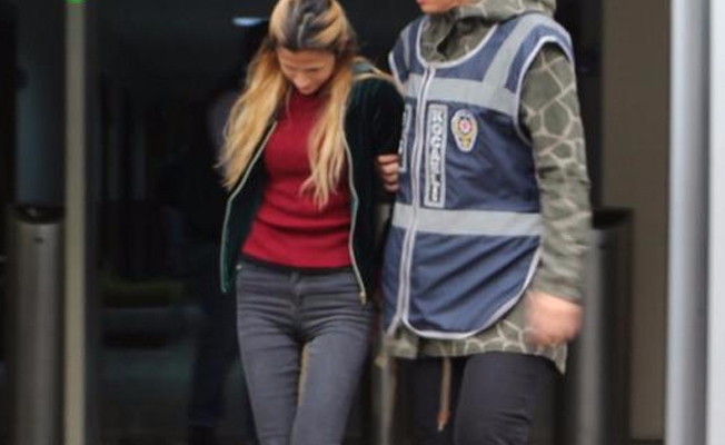 Anne-kız hırsızlık yaptı.. Anne kaçtı, kızı yakalandı