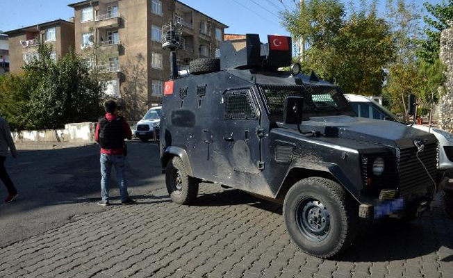 Diyarbakır'da saldırıya uğrayan uzman onbaşı şehit oldu!