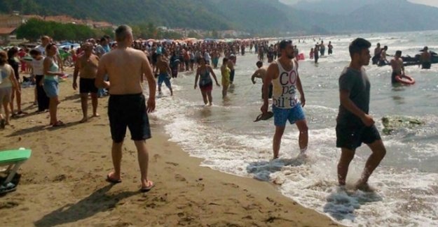 Dalgalara kapılan 6 gençten 1'i öldü, 5'i kurtarıldı