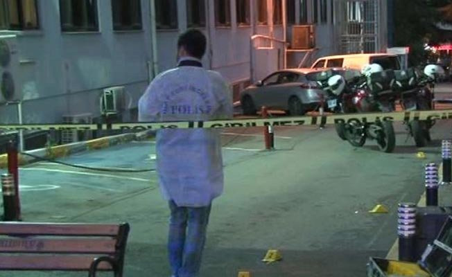 Hastane önünde silahlı çatışma: Yaralılar var!