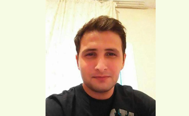 Yanlış kayıt yapan memuru 5 yerinden bıçakladı