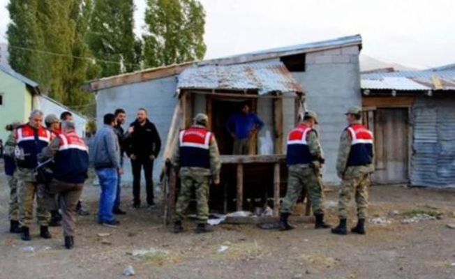 Bomba şüphesiyle kovalanan otomobilden buzağı çıktı!