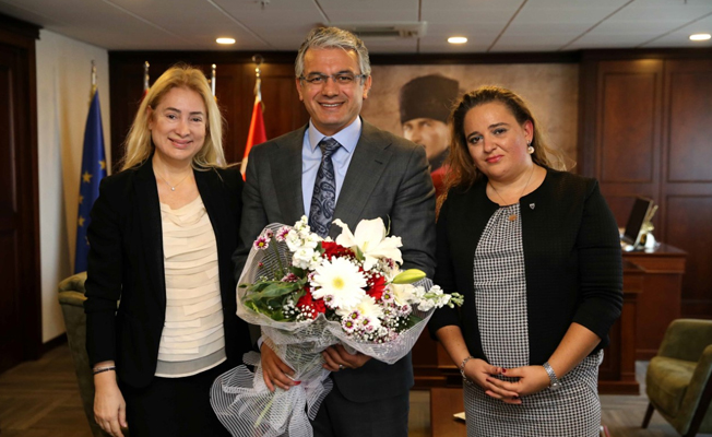 Mülkiyelilerden Başkan Akpınar’a 'Üstün Hizmet Ödülü'