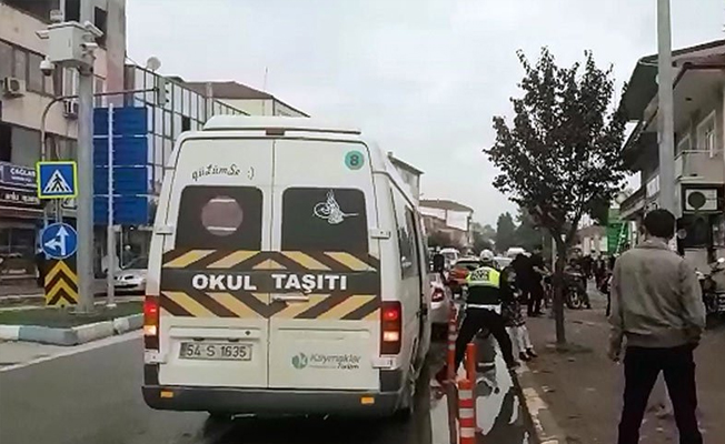Trafik polisinden alkışlanacak hareket