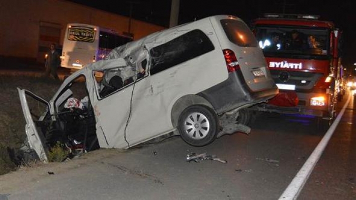 Manisa'da feci kaza: 2 ölü
