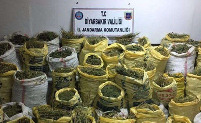 Diyarbakır'da 1 ton 661 kilo esrar ele geçirildi