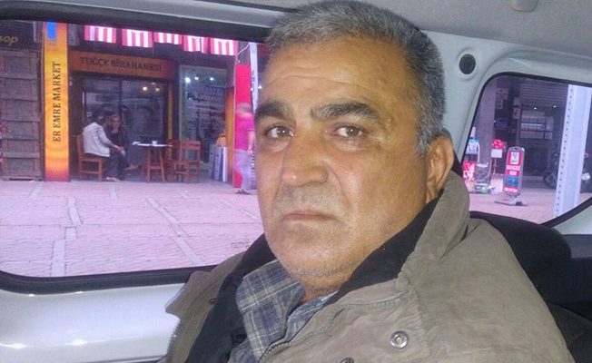 8 yıldır aranan şüpheli, kendisini yakalayan polisleri kutladı!