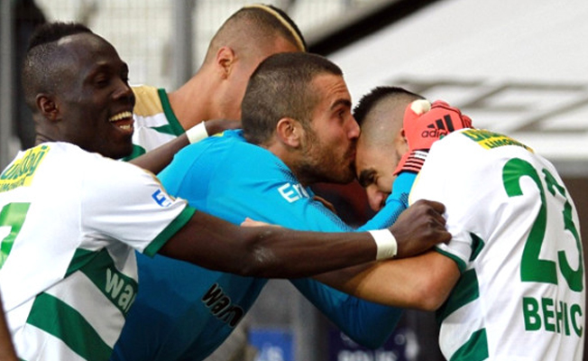 Bursaspor, evinde Antalyaspor'u bozguna uğrattı: 4-0