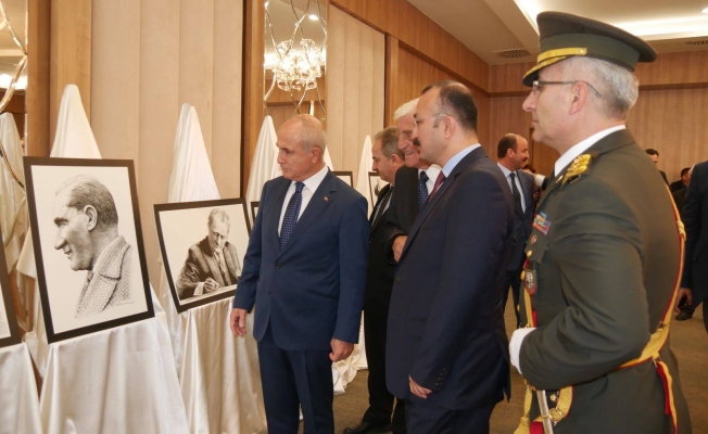Cemal Akyıldız’ın Atatürk resimleri Büyükçekmece’de sergileniyor