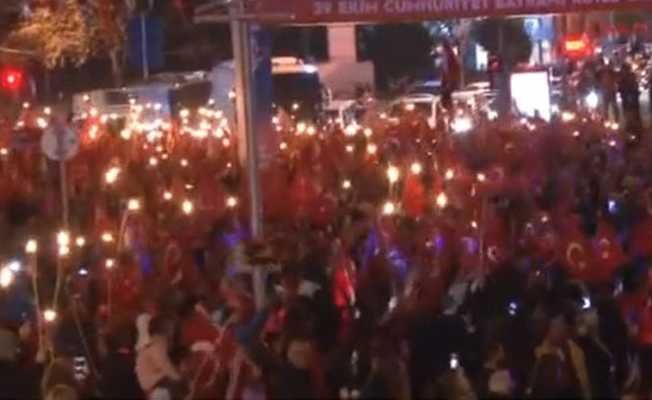 Binlerce kişi Cumhuriyet için yürüdü!
