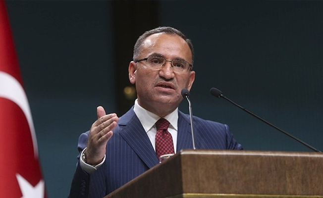 Bozdağ: Kamu görevlilerinin, yurt dışına çıkarken belge alma zorunluluğu kalkıyor