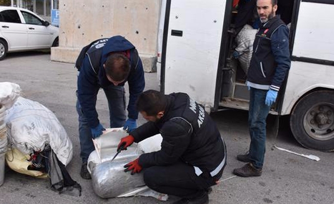 Polisin ikazı Aksaray'da 220 kilo esrar yakalattı