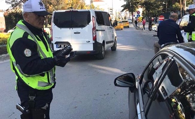 Araçlardaki cam filmlerinin sökülmesi için 3 ay süre tanındı