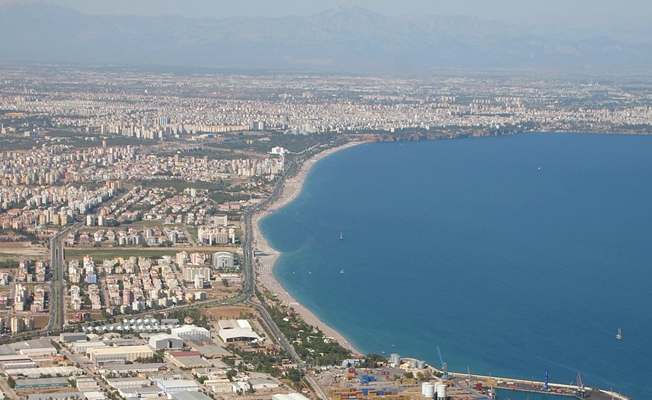Konyaaltı plajı halkın kullanımına kapatılıyor mu?