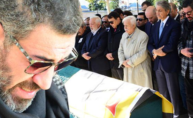 Hakan Altun, babası Hasan Altun'un cenazesinde fenalaştı