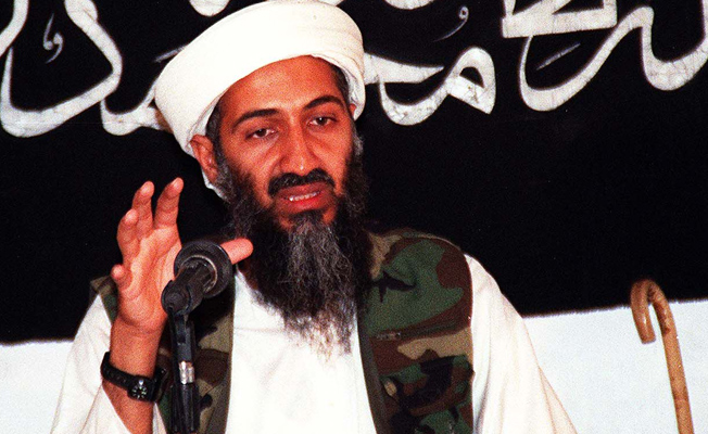 Erbakan'ın partisi ile görüşen Usame bin Ladin'in mini etekli kadınlarla fotoğrafı ortaya çıktı