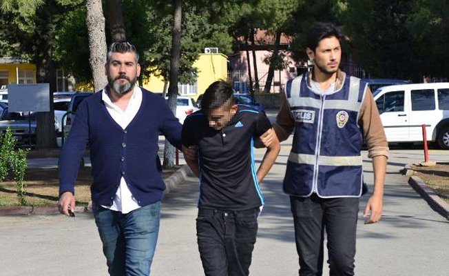 Kendilerini kadın olarak tanıtıp bin 200 lirasını gasp ettiler!