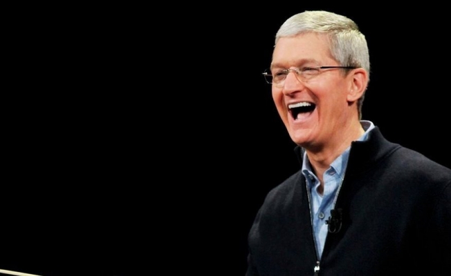 Apple CEO’su Cook: iPhone X kahveden ucuz