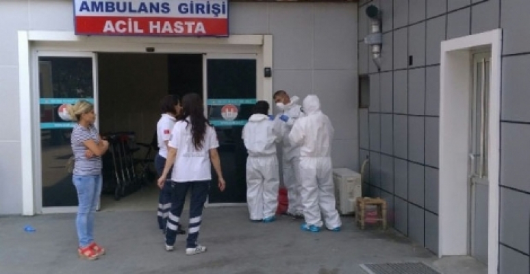 Eşini bıçaklamak isterken babasını öldürdü