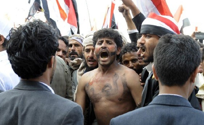 Yemen'de intihar saldırısı: 5 asker öldü