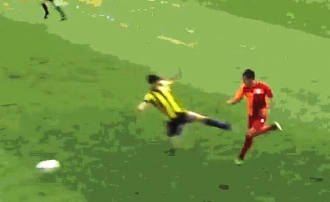 Uçan tekmeye şaka gibi karar!