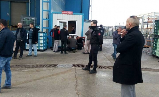 Patron, işçileri fabrikaya kilitledi!