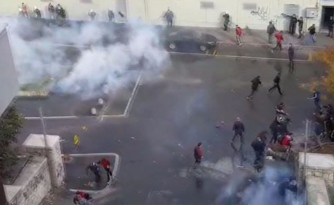İki taraftar grubunun kavgasında ortalık savaş alanına döndü