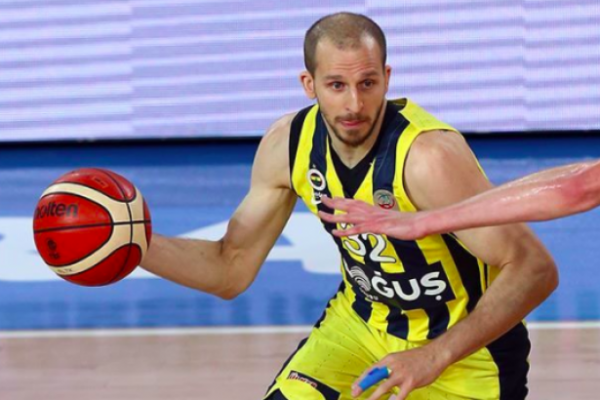 Fenerbahçeli milli basketbolcular Milli Takım'a katılmama kararı aldı