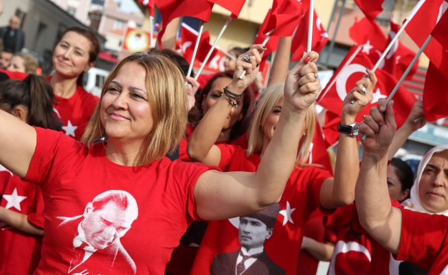 Buca'da Cumhuriyet Coşkusu Bitmiyor