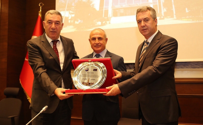 Belediye meclisinden Başkan Akgün’e takdir 
