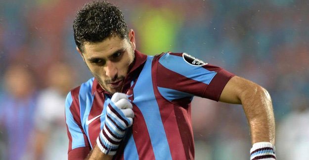 Trabzon'lu futbolcunun aracı kurşunlandı
