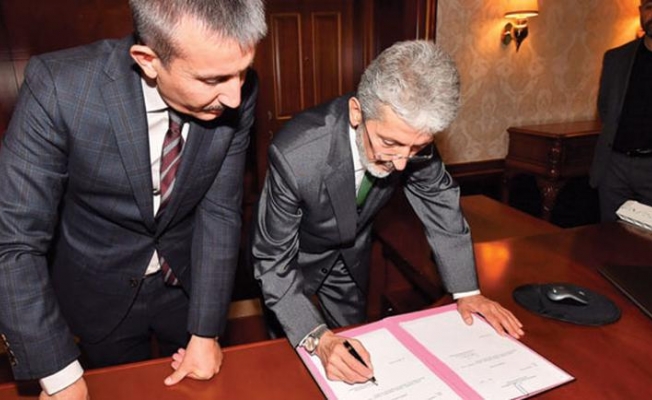 Ankara'nın yeni başkanı, tüm bürokratların istifasını istedi!