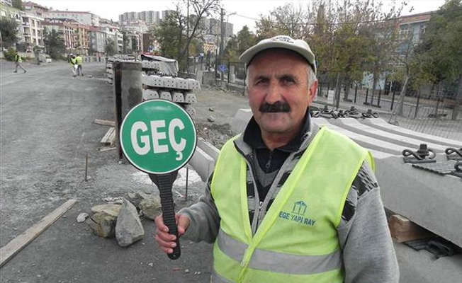 4 yıldır bakımda olan banliyö hatlarında ilk raylar döşenmeye başladı
