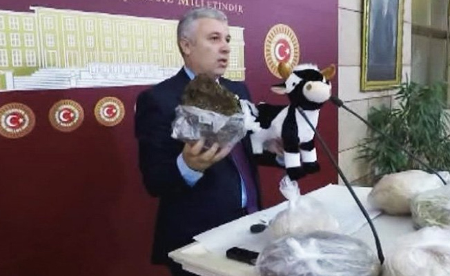 Tarım Bakanı'na tezek gönderdi...