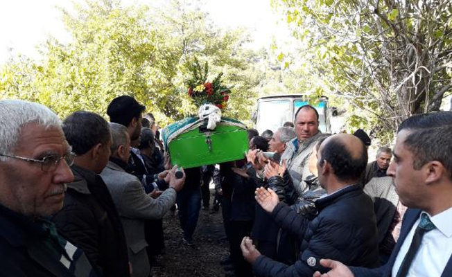 Şehit babası, oğlunun yanı başına defnedildi