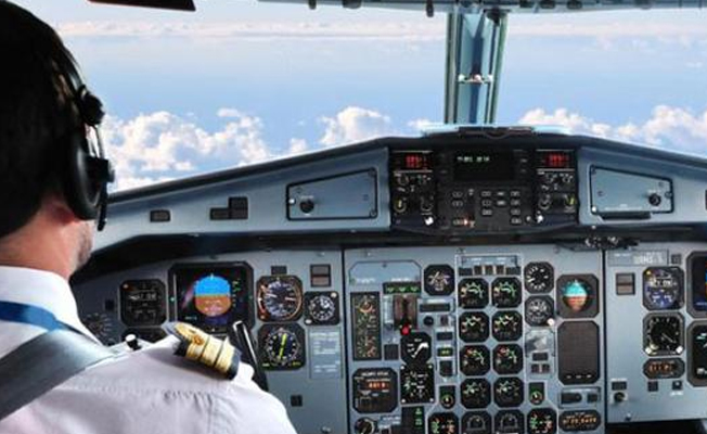 Pilot ile kule arasında güldüren diyalog