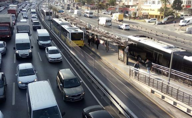 Metrobüse kaçak binenlere yeni önlem