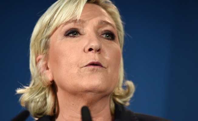 Le Pen'in dokunulmazlığını kaldırıldı