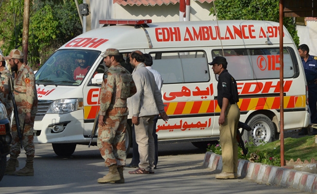 Pakistan'da otobüs kazası: 24 ölü, 50 yaralı
