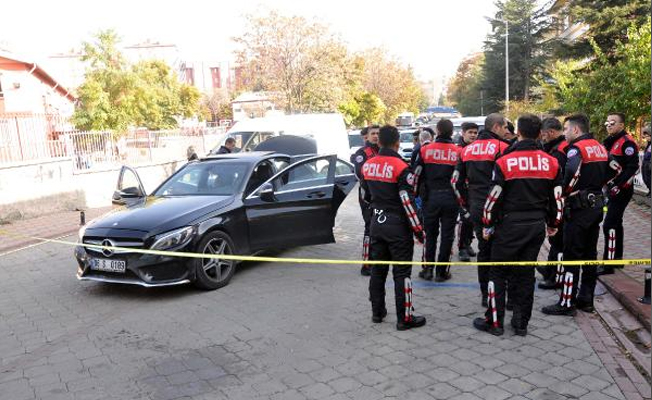 Ankara'da 'dur' ihtarına uymayan 3 şüpheli bir polisi yaraladı