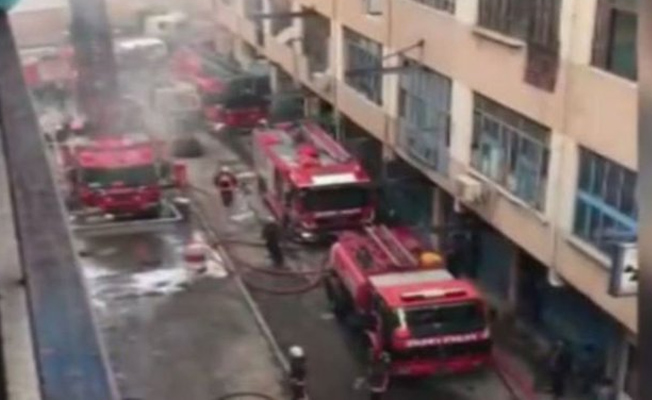 Bayrampaşa'da iş merkezinde yangın