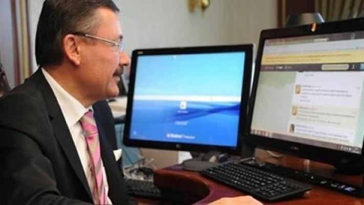 Gökçek'ten 'İşsizim, vaktim bol' tweeti