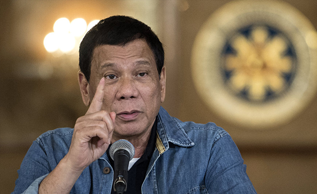 Filipinler liderinden skandal açıklama: 16 yaşındayken birini bıçaklayarak öldürdüm!