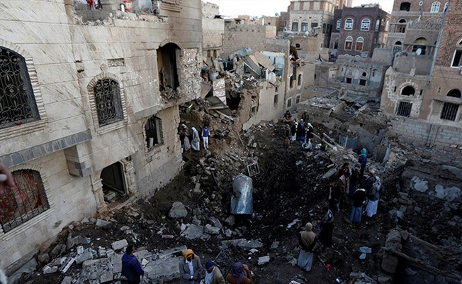 Suudi Arabistan Yemen’i vurdu